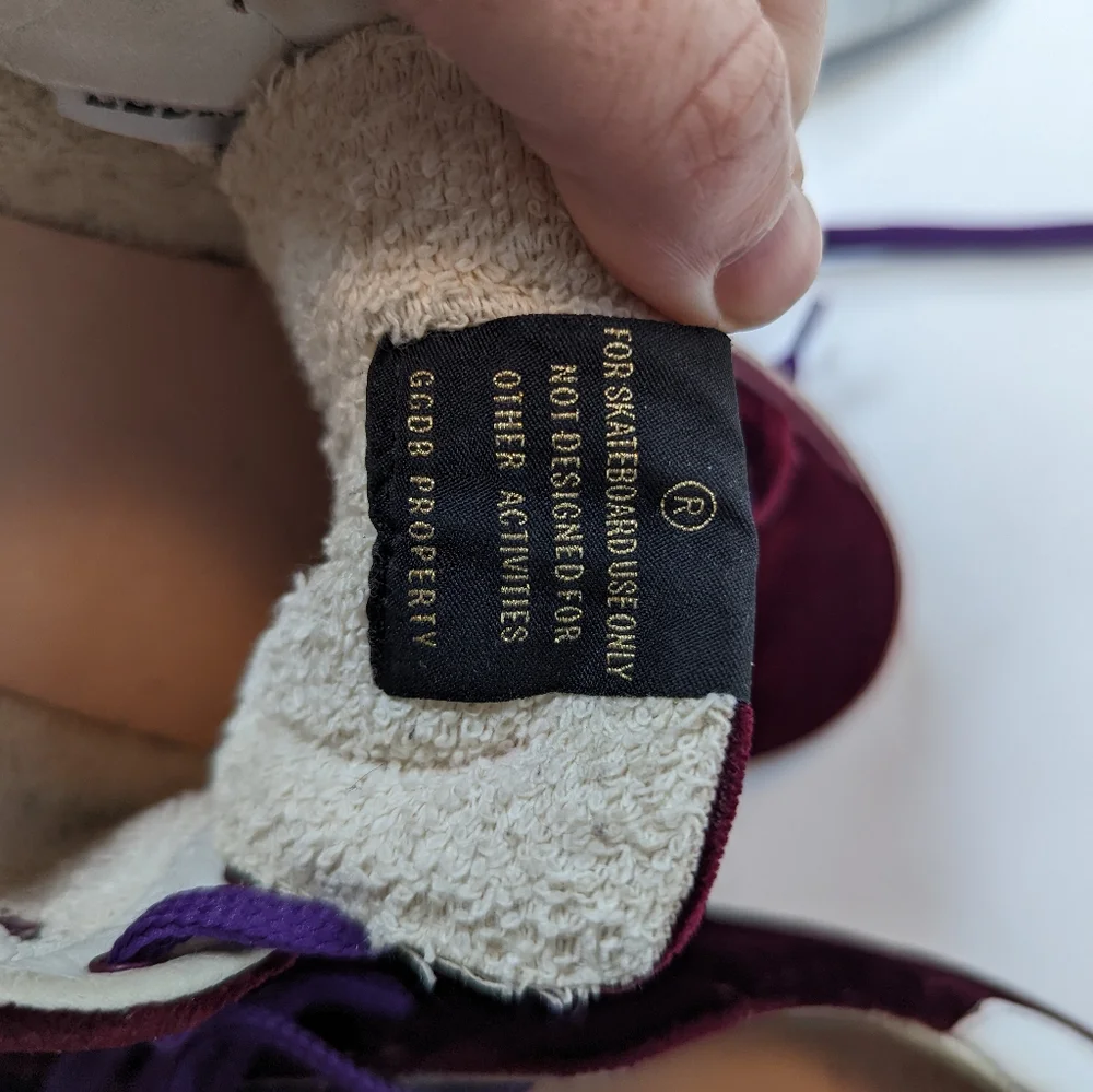 AUTHENTIC Golden Goose Superstar Sneaker in Bordeaux Velvet & White Star - Picture 11 of 15